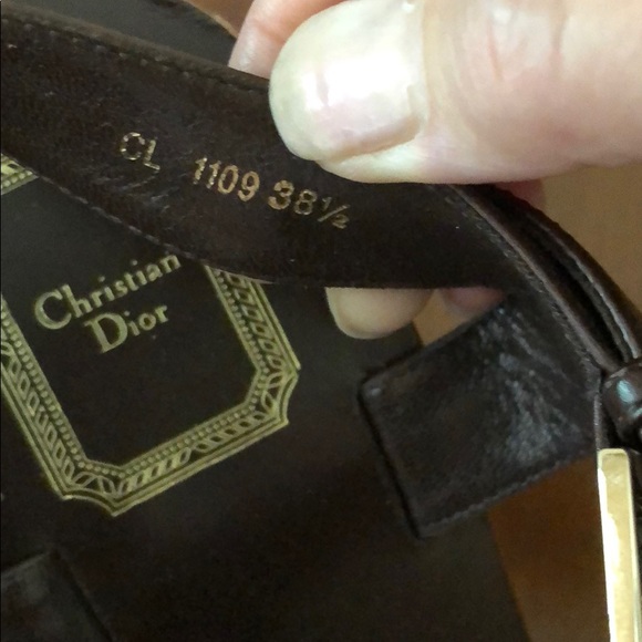 Sandel - Picture 5 of 9